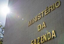 Secretário da Fazenda não contesta Gleisi, mas defende agenda econômica de Haddad